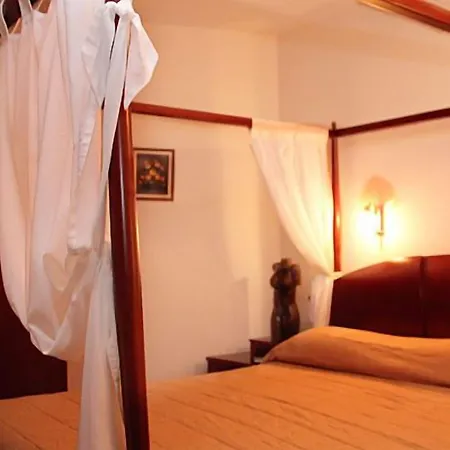Mythos Hotel 3*