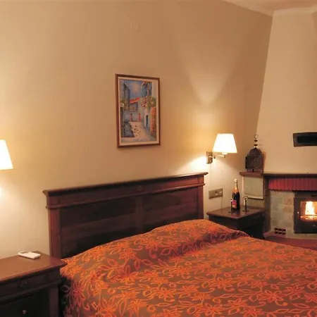 Mythos Hotel 3*